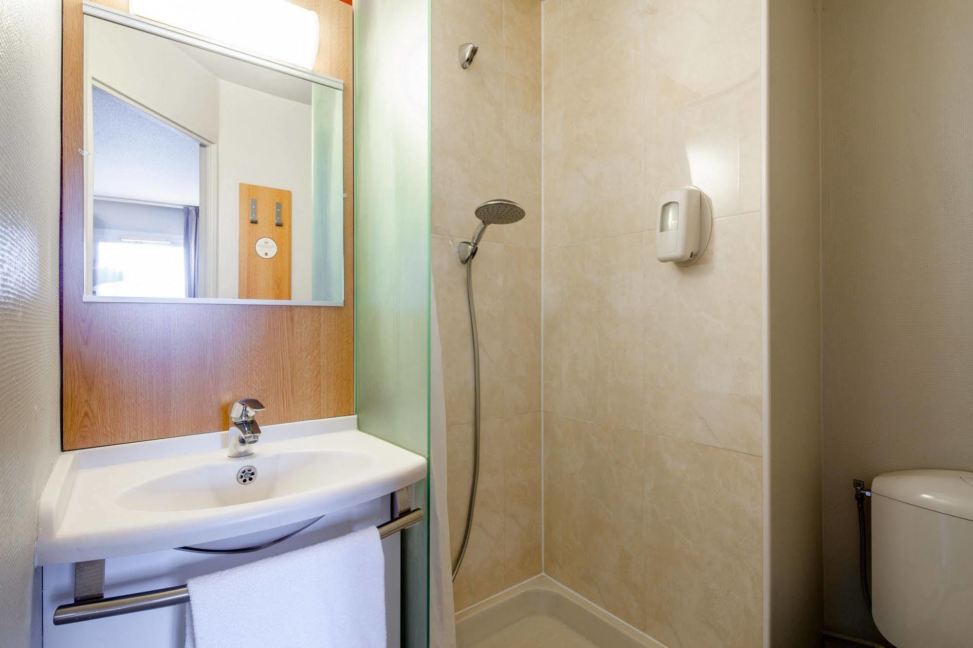 Linas B&B Hotel Montlhery מראה חיצוני תמונה